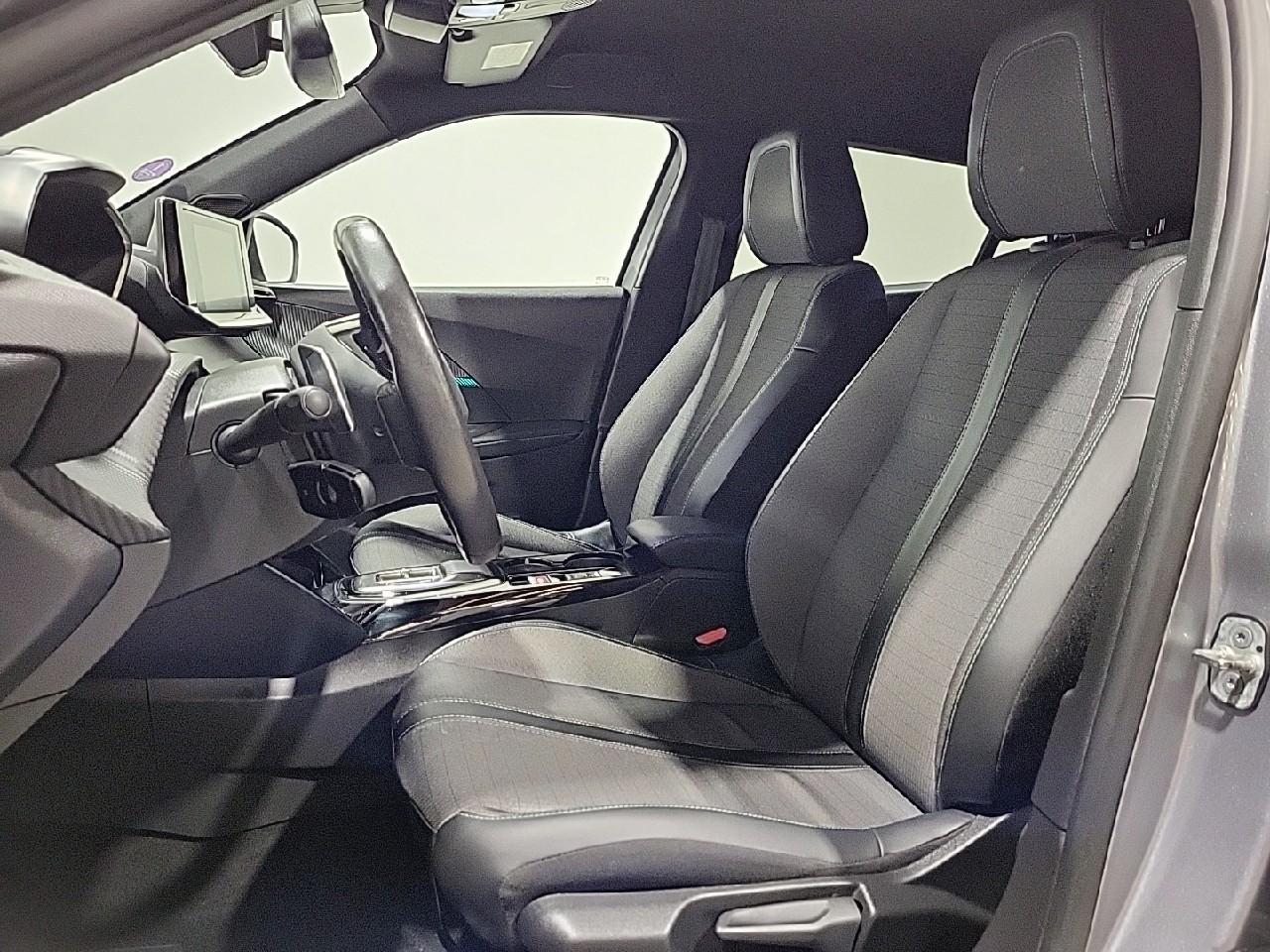Peugeot 2008 puretech 130 s&s eat8 allure — photo 10