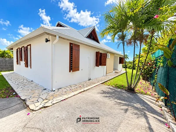 MAISON T5 + PISICINE A SAINT-FRANCOIS