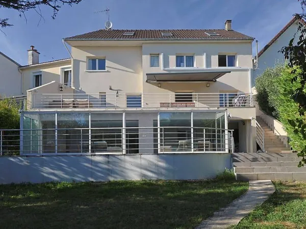 Maison 8 pièces 284 m²