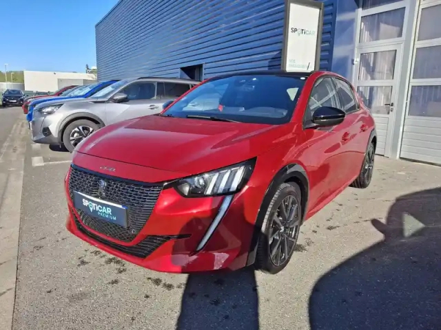 Peugeot 208 puretech 100 s&amp;s eat8 — photo 1