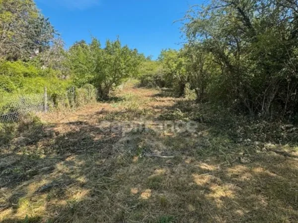 Terrain 412 m²