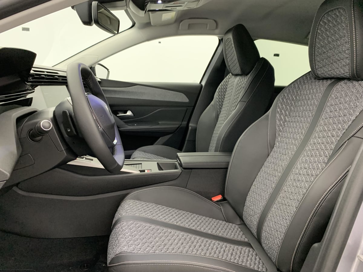 Peugeot 308 — photo 18