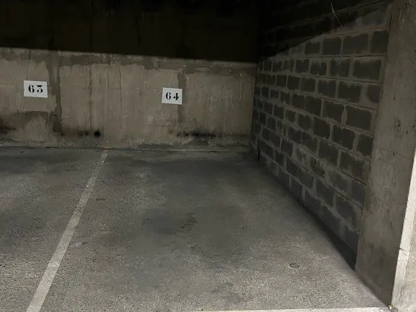 Loue emplacement de parking avenue C Vellefaux