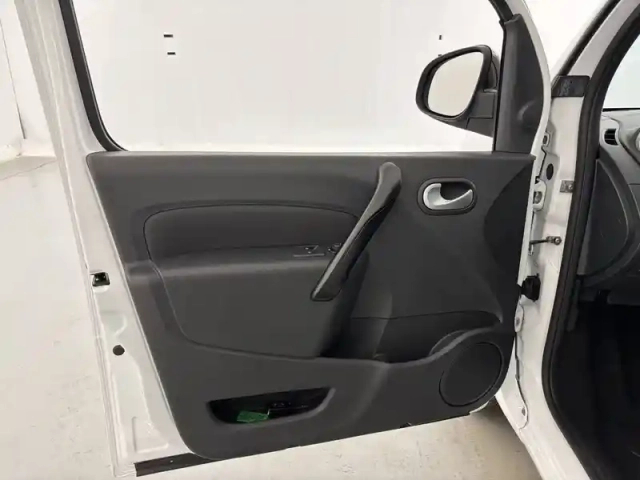 Renault Kangoo blue dci 95 — photo 20