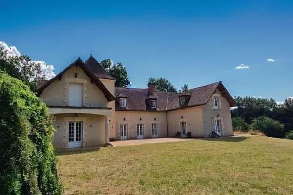 Demeure proche de Crepy En Valois 9 pièce(s) 269 m2