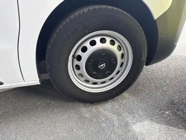 Opel Vivaro fg m 1.5 diesel 120ch — photo 12