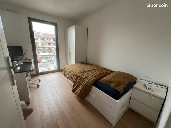 Chambre à louer dans un 3 pièces tout équipé