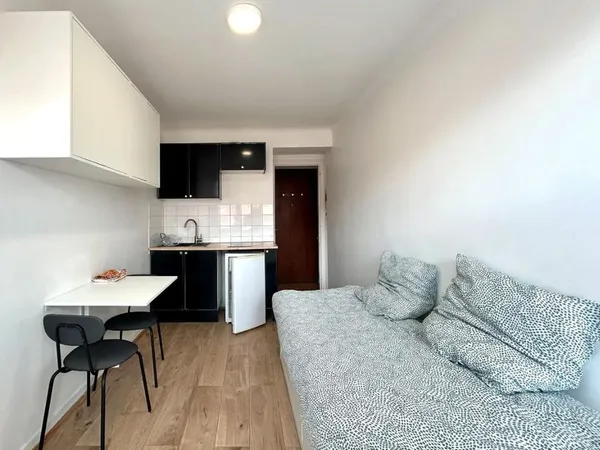 🏡 Studio meublé rénové avec balcon - Saint-Étienne / Carnot