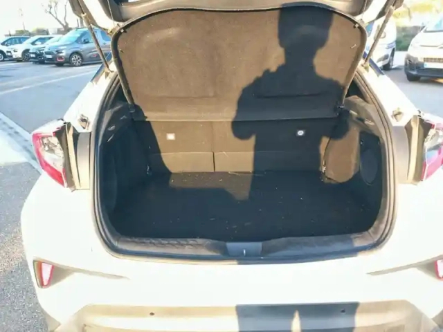 Toyota C-Hr hybride 122h collection — photo 8