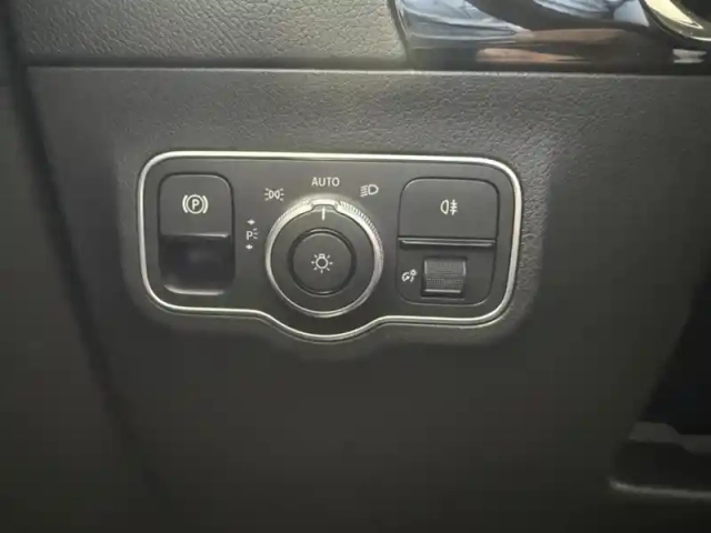 Mercedes Gla 200 d amg line — photo 14