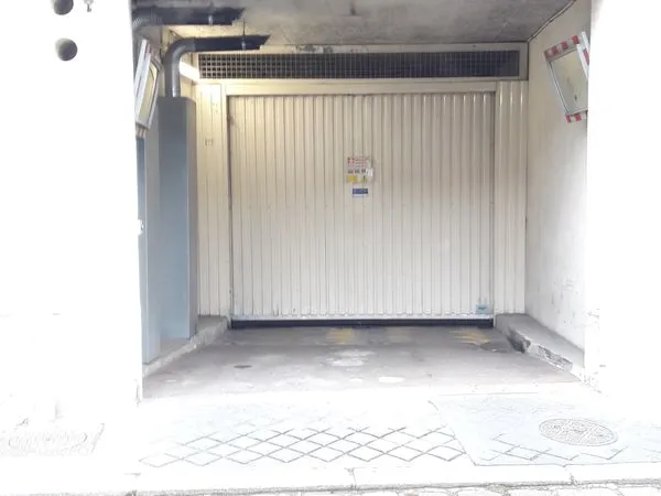 Place de Parking en sous-sol Versailles Saint Antoine