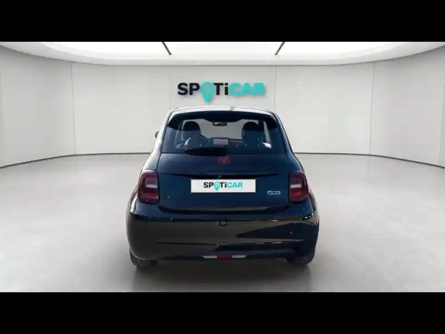 Fiat 500 e 118ch (red) my23 — photo 4