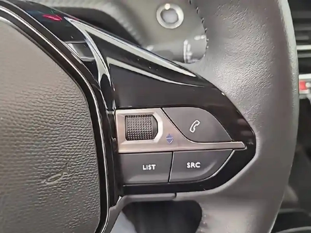 Peugeot 208 electrique 50 kwh 136ch — photo 48
