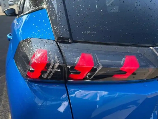 Peugeot 2008 electrique 136 ch — photo 63