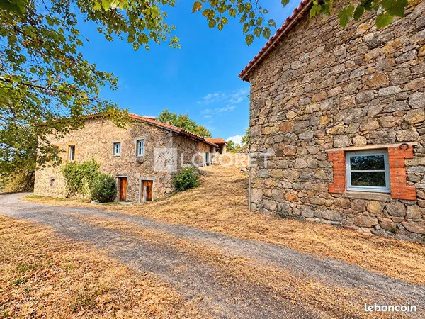 Propriété 3 pièces 143 m²