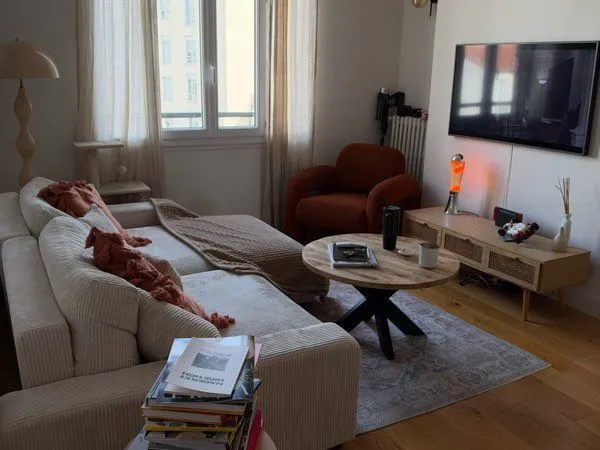 À louer - 2 pièces de 49 m², traversant, lumineux, vue dégagée - Porte de Saint-Cloud
