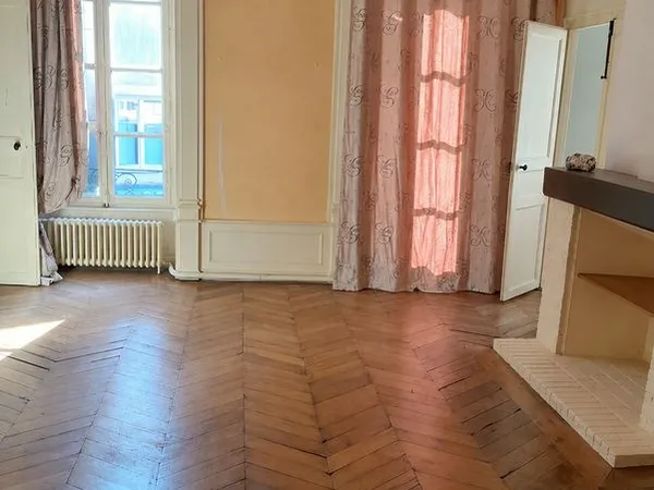 Appartement 5 pièces - 143,23 m² - 3 chambres - Thiers centre