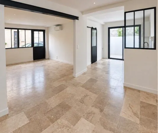 Belle maison de ville de 150m2, 4 chambres, rénovée et climatisée dans le quartier de fetilly
