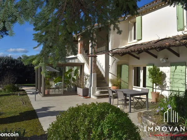 Propriété 10 pièces 200 m²