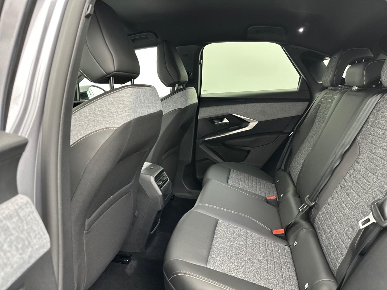 Peugeot 3008 hybrid 145 e-dcs6 allure — photo 12