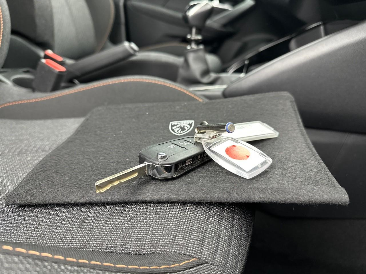 Peugeot 2008 100 s&s bvm6 style — photo 32