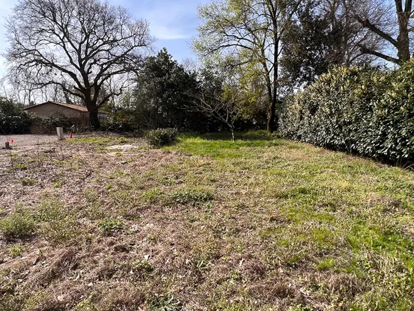 Terrain 582 m²