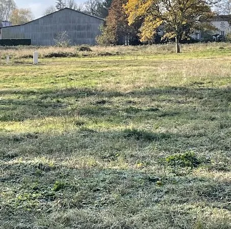 Terrain 704 m²