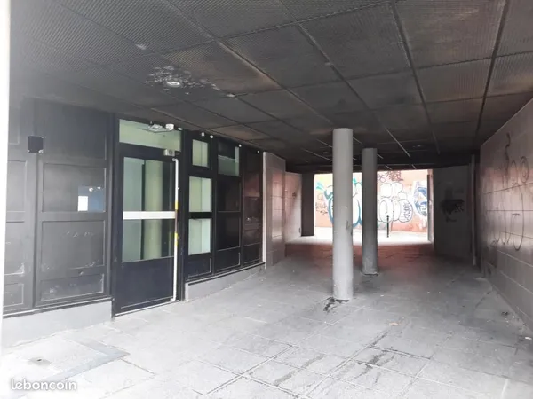 Local commercial 143 m²
