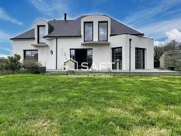 Maison familiale 218 m² - 4 chambres - Double garage - Terrain 1058 m²