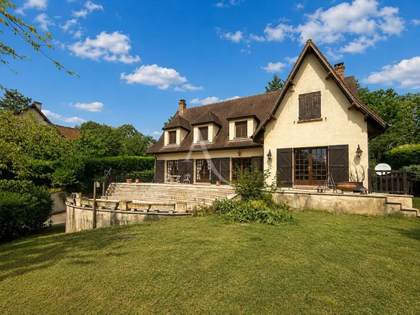 Maison 8 pièces 207 m²