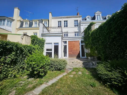 Propriété 8 pièces 281 m²