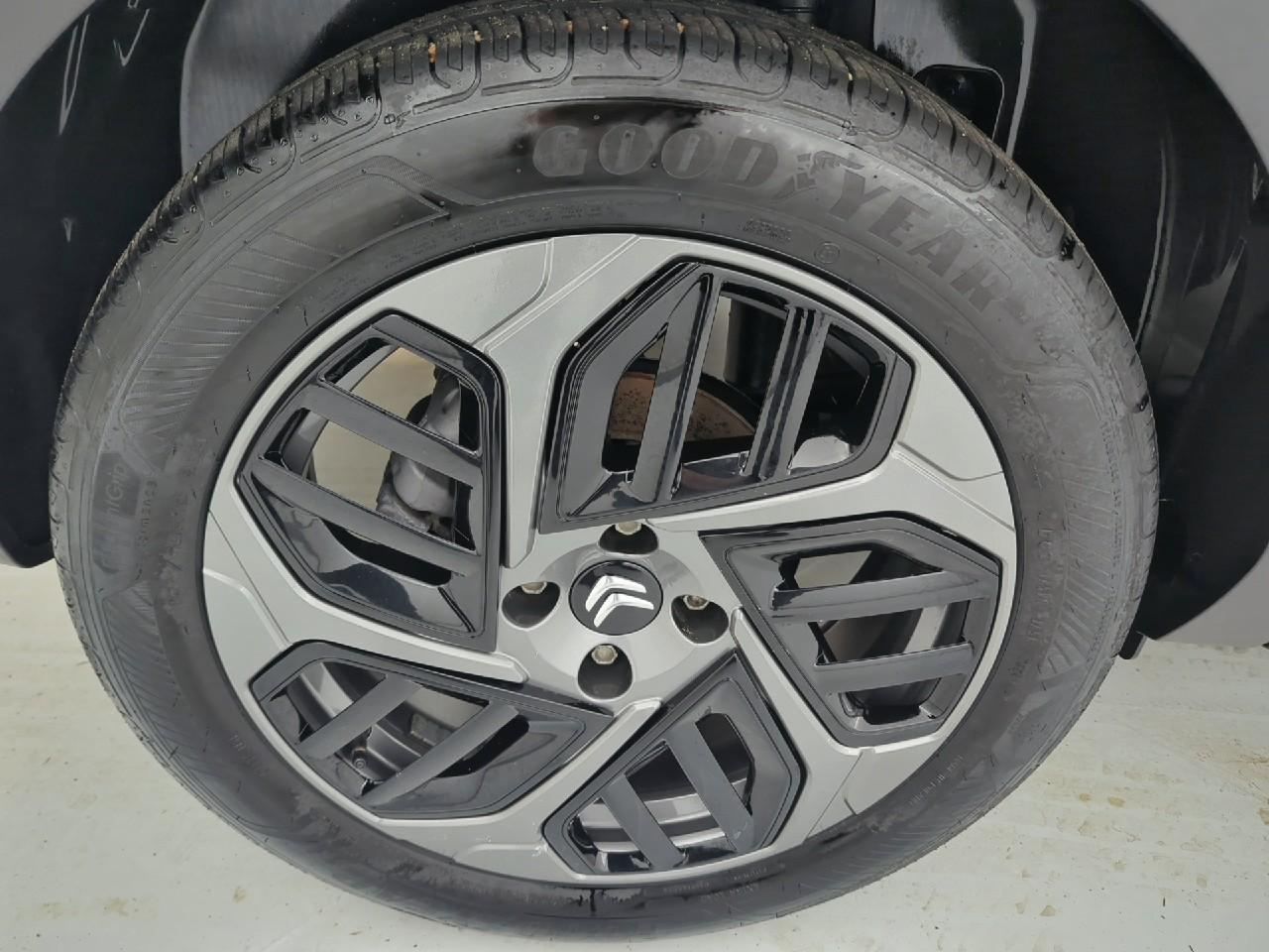 Citroën C4 puretech 130 eat8 plus — photo 18
