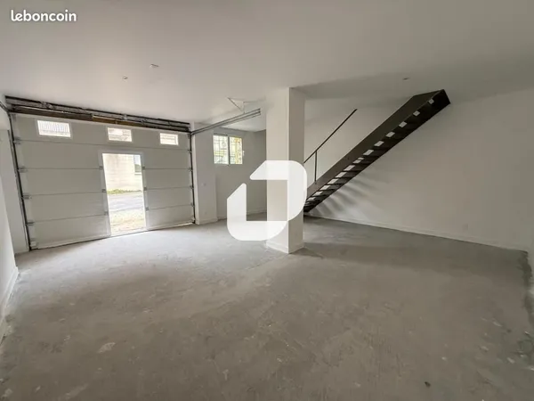 Local d'activité 275 m²