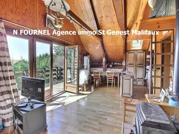 LE BESSAT 42660 Chalet exposé Sud Ouest construit en 1977 rénové avec extension en 2006, 82m² habita