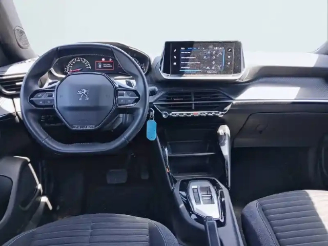 Peugeot 2008 puretech 130 s&amp;s eat8 — photo 8