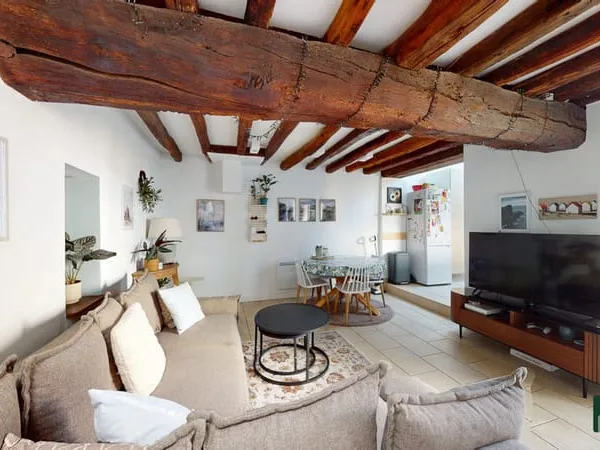 MAISON DE VILLE DE CARACTERE AVEC JARDIN ET TERRASSE - MAINTENON