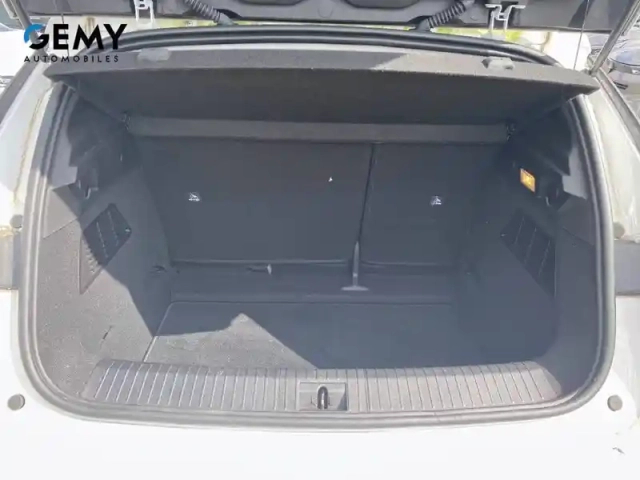 Renault Megane e-tech ev40 130ch standard charge — photo 6