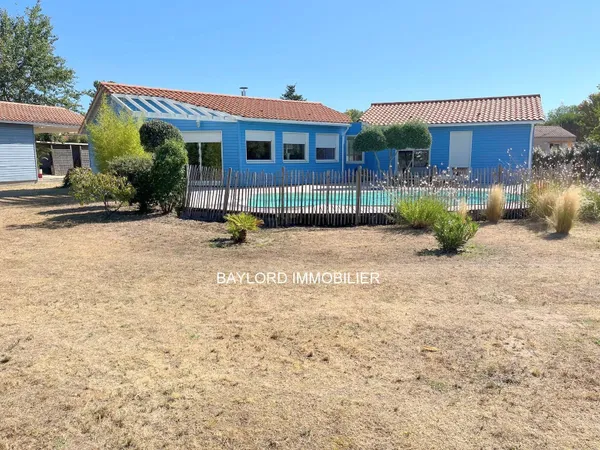 Maison avec dépendance et piscine