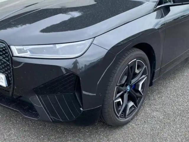 Bmw Ix xdrive50 523ch — photo 7