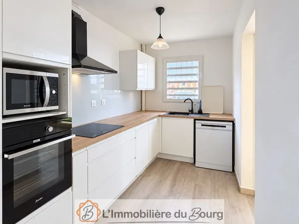 SAINTE ROSE LOCATION F3 - RDC