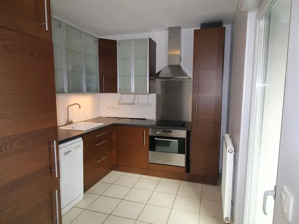 T3+ GARAGE CASERNE DE BONNE CHAUFF + EAUX COMPRIS