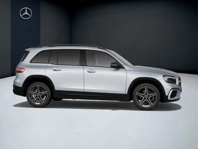 Mercedes Glb 200 d amg line — photo 18