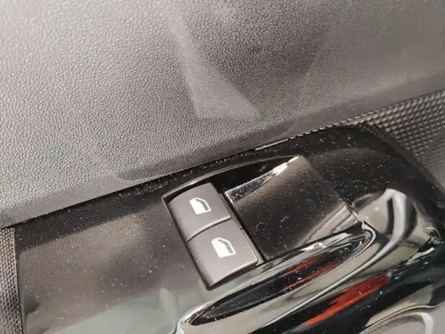 Citroën C3 puretech 83 s&amp;s bvm5 shine — photo 20