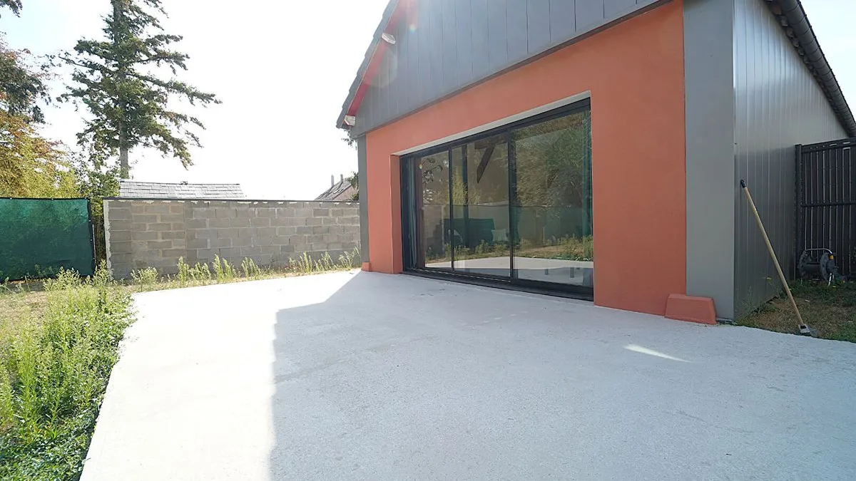 Photo 1