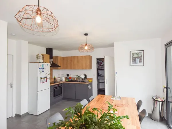 A VENDRE - TALENCE - MAISONETAGE - 5 CHAMBRES - TERRAIN - 46