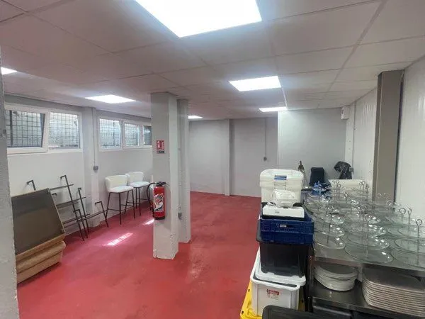 Laboratoire professionnel équipé à reprendre - 93