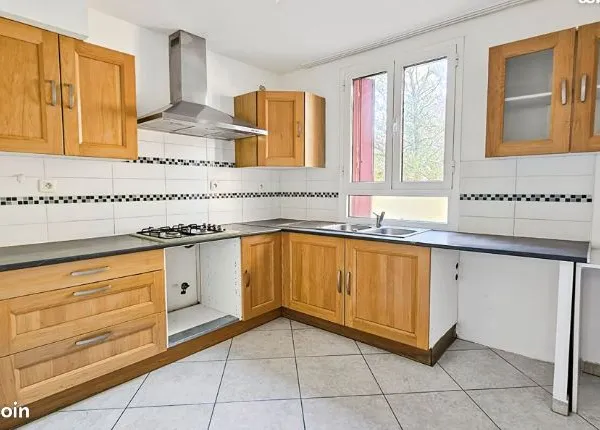 Appartement T3 - 61 m² - Centre-ville d'Angerville (91670)