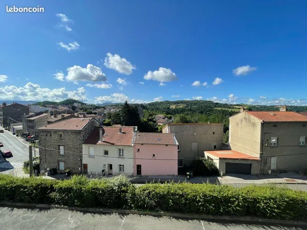 T3 lumineux avec balcon et parking prive