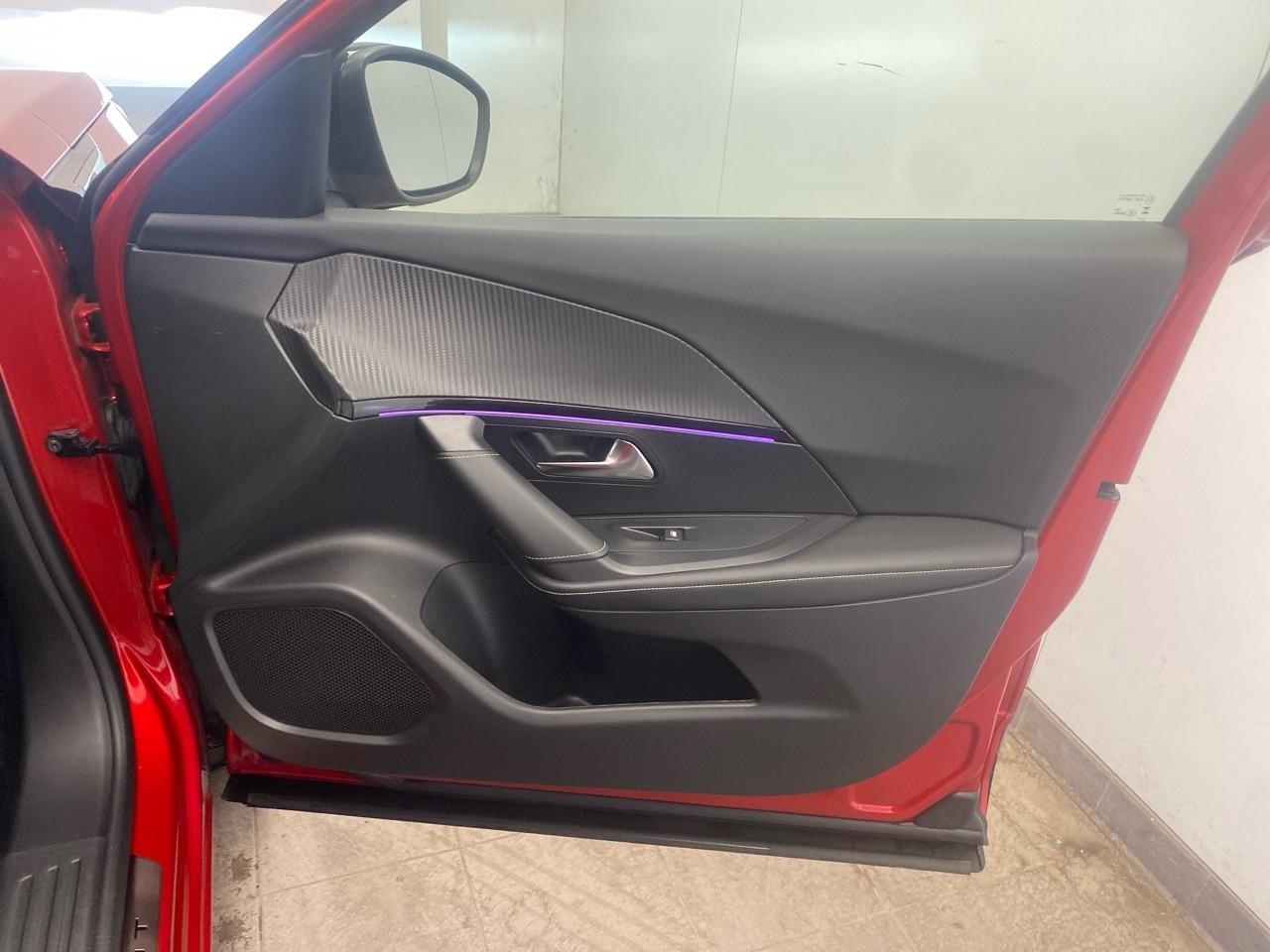 Peugeot 2008 puretech 130 s&s eat8 gt — photo 25