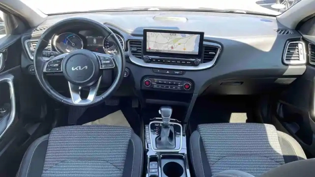 Kia Ceed sw 1.6 gdi hybride rechargeable 141ch dct6 — photo 5